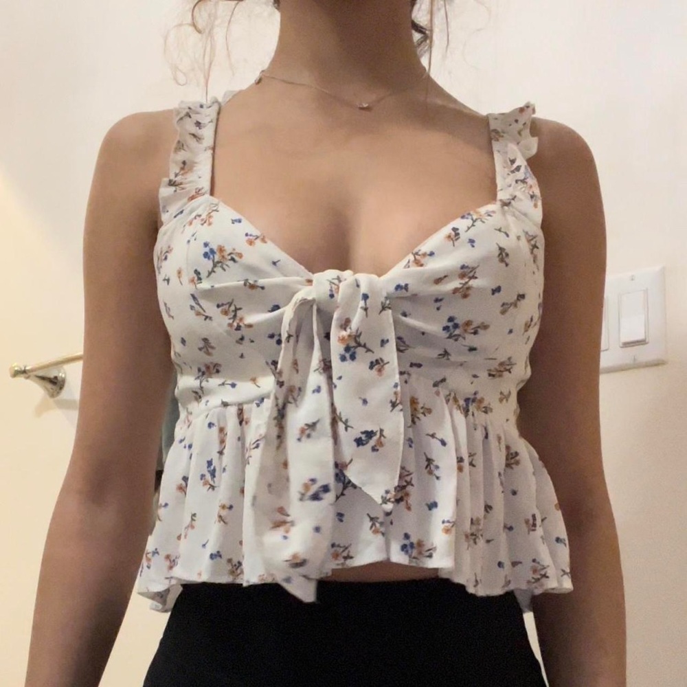 American Eagle floral top